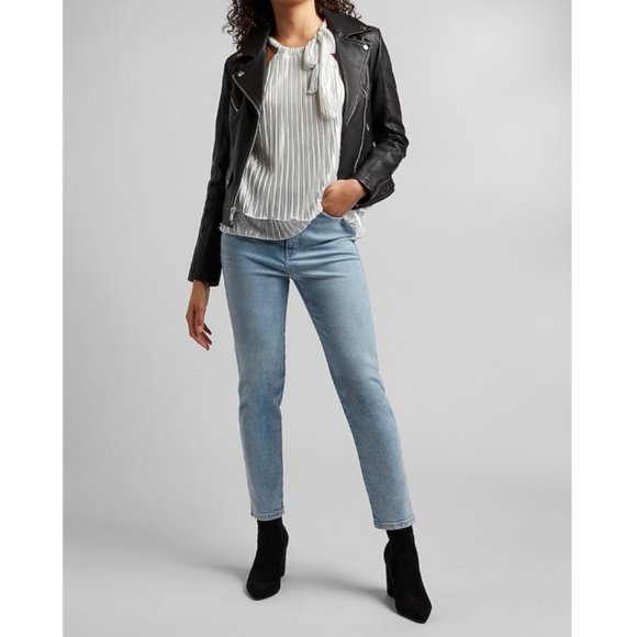 Metallic Pleated Tie Neck Halter Tank - Picture 4 of 4